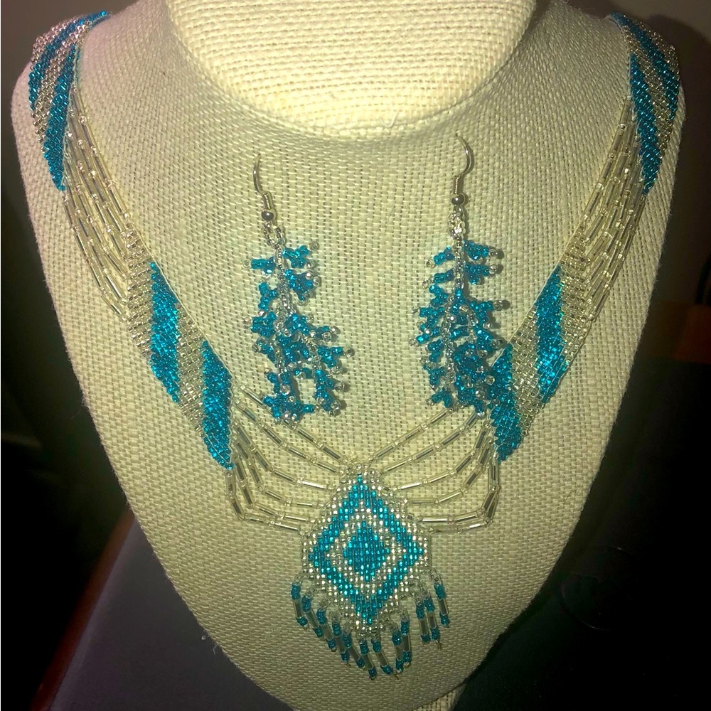 Beautiful Vintage Turquoise Blue Bead Necklace and Earrings